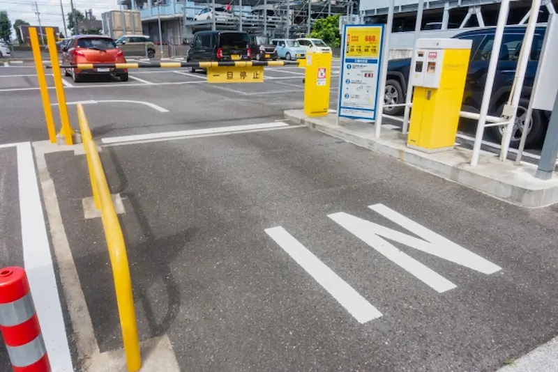 ナンバープレート読み取り駐車場に最適な照明