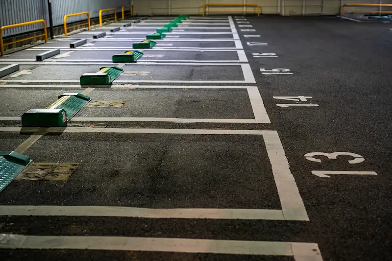 一般駐車場に最適な照明の選び方