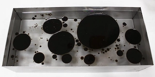 水面に浮いた工業油